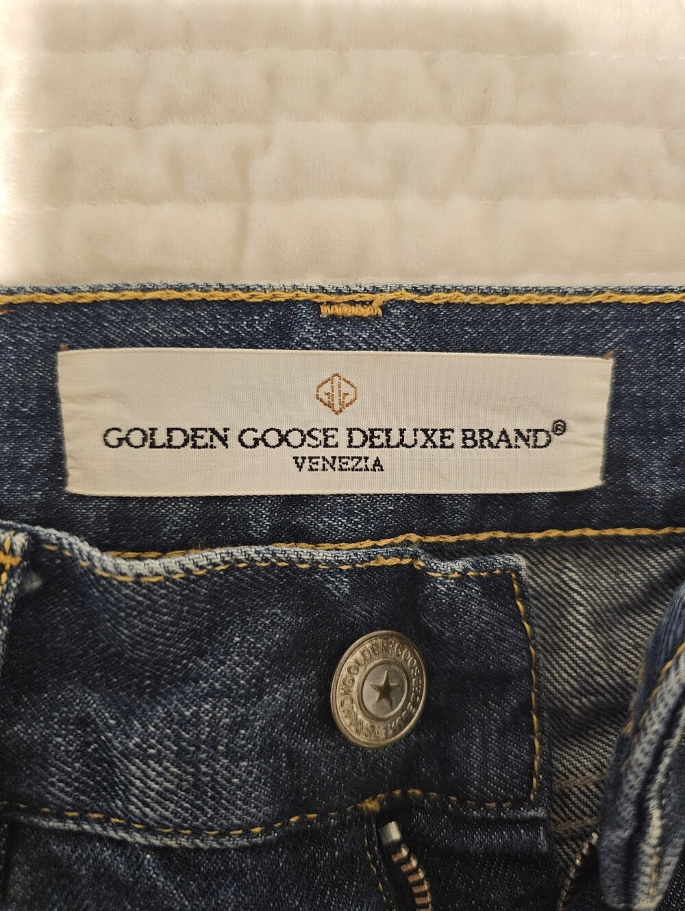 Golden Goose Deluxe Brand - Picture 3 of 7